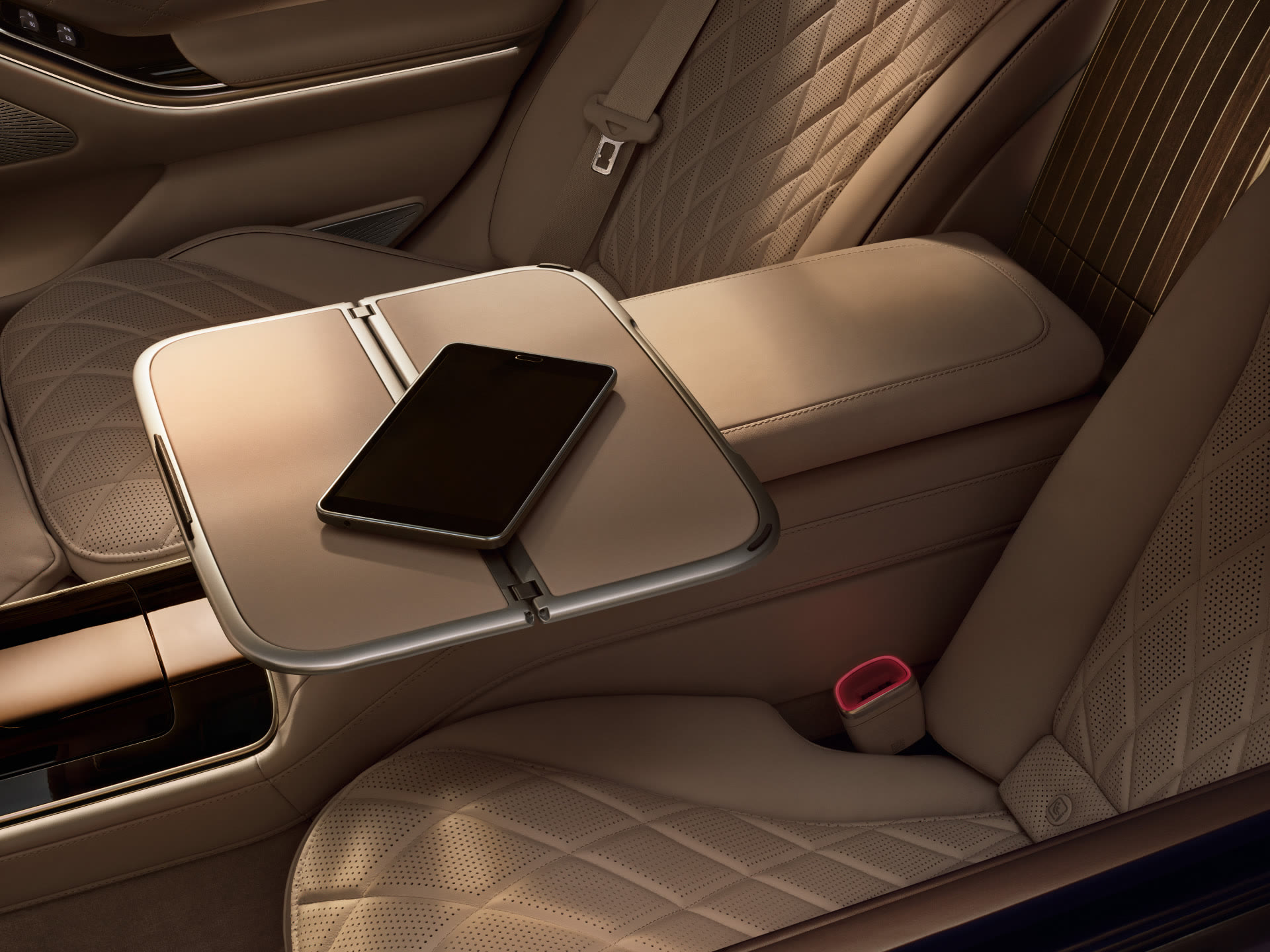 Mercedes S-Class, golden light